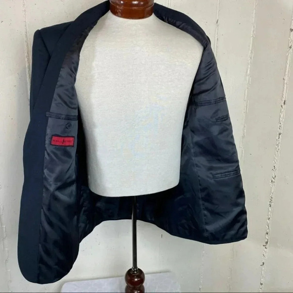 Wall Street 40S‎ Navy 2 button blazer with gold buttons - Picture 5 of 6